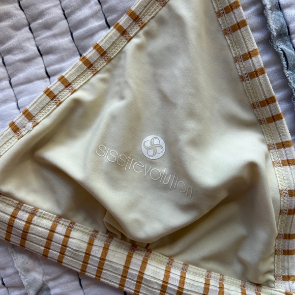Sisstrevolution Sunburst Ls Knit Top main image 0